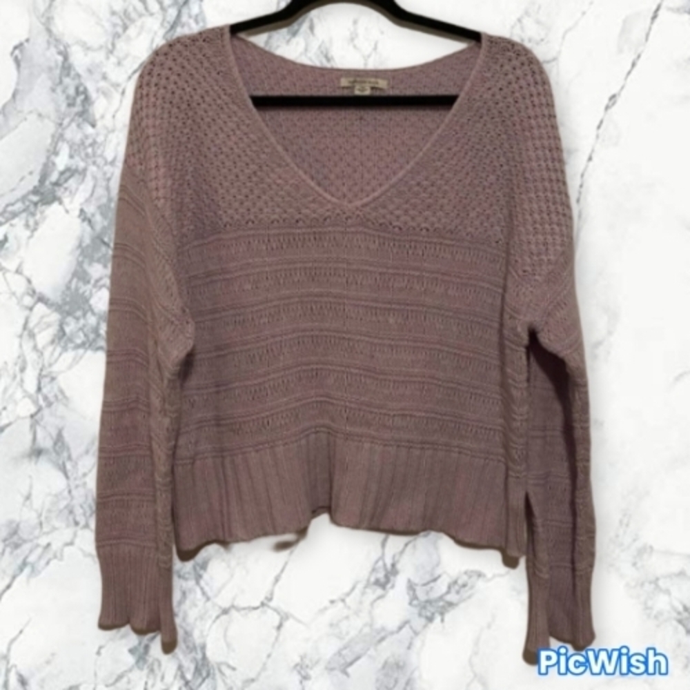 American Eagle Dusty Lavendar V-Neck Knit Sweater